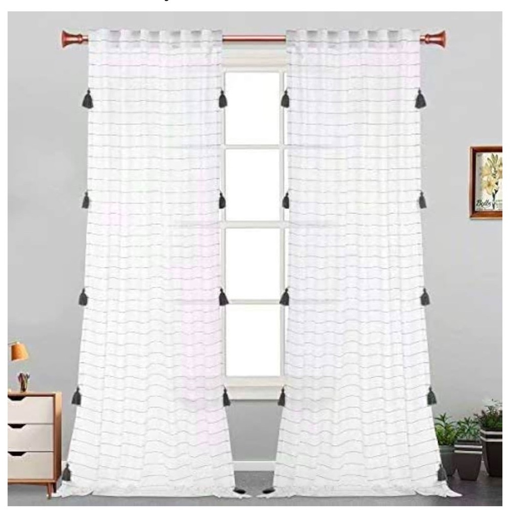 Pair of Textured Faux Linen Curtains
2 Panels, 52 x 108 inch, white